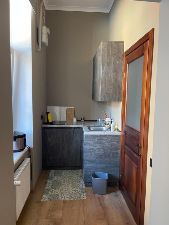 Philharmonie Platz Apartments チェルニウツィー エクステリア 写真